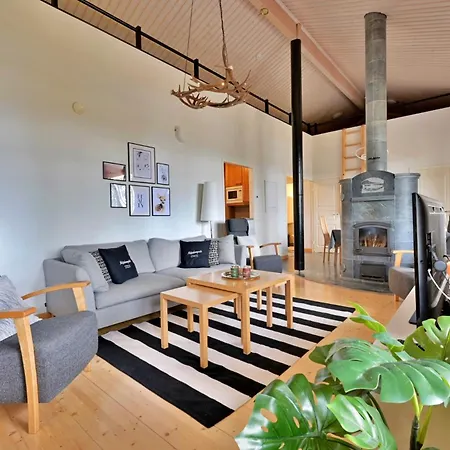 Isomus Inc Outdoor Jacuzzi * Äkäslompolo