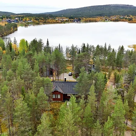 Chalet Isomus Inc Outdoor Jacuzzi Äkäslompolo