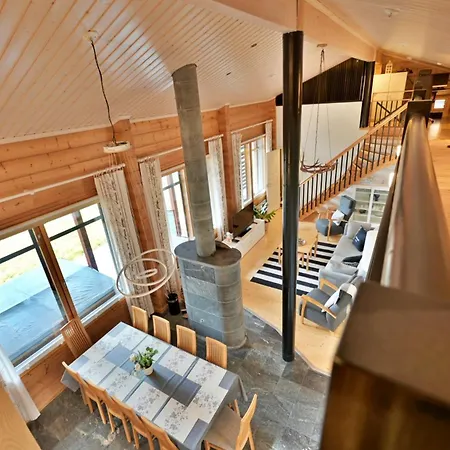 Isomus Inc Outdoor Jacuzzi Chalet Äkäslompolo