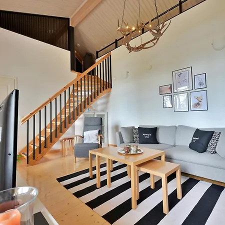 Chalet Isomus Inc Outdoor Jacuzzi Äkäslompolo