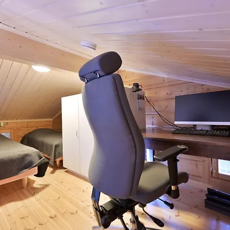 Isomus Inc Outdoor Jacuzzi *