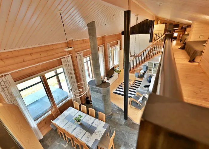 Isomus Inc Outdoor Jacuzzi Chalet Äkäslompolo