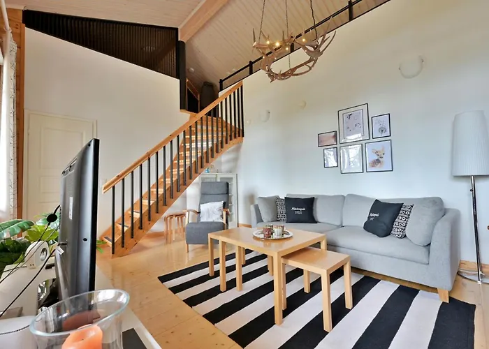 Chalet Isomus Inc Outdoor Jacuzzi Äkäslompolo