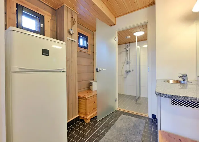 Isomus Inc Outdoor Jacuzzi *